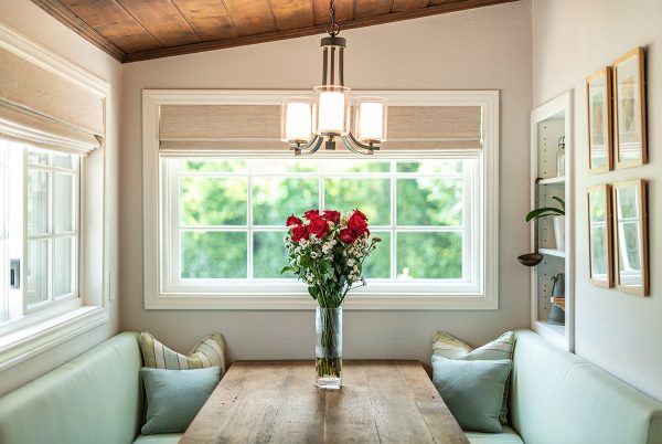 A cozy kitchen dining area.