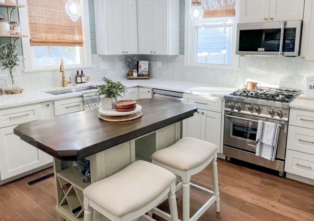 Creating a Gourmet Kitchen in a Small Space: Tips & Tricks - RTA ...